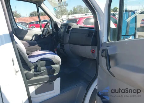 2015 Mercedes-Benz Sprinter 2500 Normal Roof из США, поврежденный, VIN WD3PE7CC1F5947732